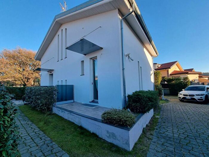 Casa con 5 locali in vendita in Via Fiume Neto, Siano Cava, Catanzaro