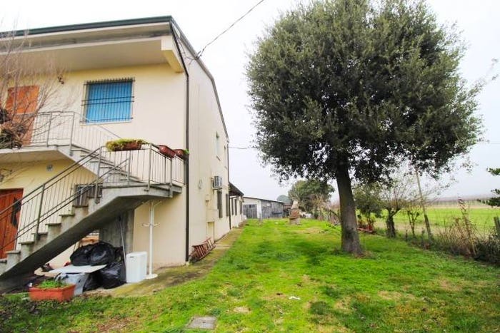 Appartamento quadrilocale in vendita in Via Stroppata Vecchia, San Savino, Fusignano