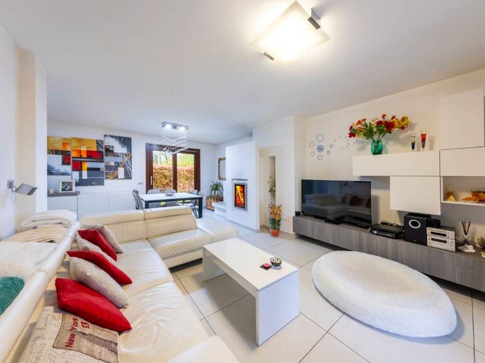 Casa con 6 locali in vendita in Fontanafredda