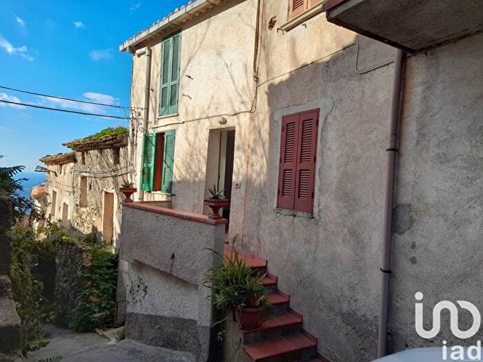 Casa quadrilocale in vendita in Via Fontana nuova, Longobardi