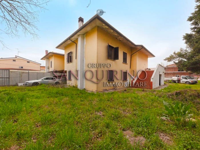 Casa quadrilocale in vendita in Via Per Modena, Massa Finalese, Finale Emilia