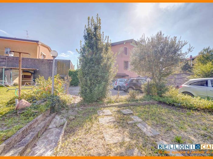 Casa quadrilocale in vendita in Via John Fitzgerald Kennedy, Centro, Carnago