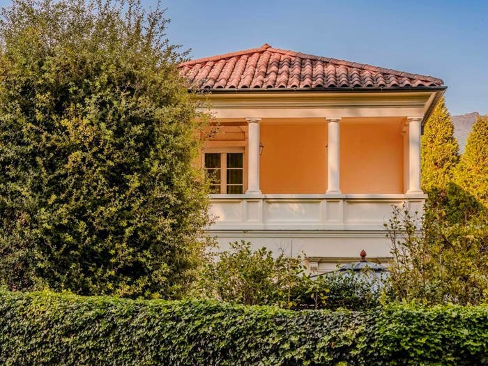 Casa con 6 locali in vendita in Via Raina, Centro, Lavena Ponte Tresa
