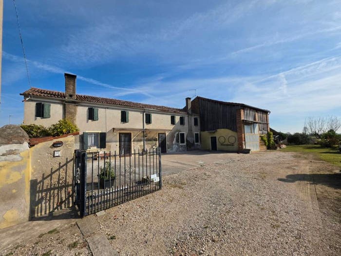 Casa con 5 locali in vendita in VIA BOSCO BASSO, Centro, Megliadino San Vitale