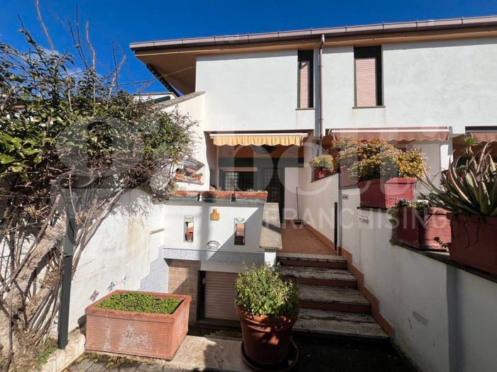 Appartamento trilocale in vendita in via delle rondini, Lido dei Coralli Sabbiedoro, Ardea