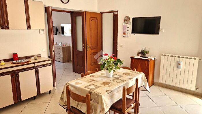 Appartamento con 5 locali in vendita in Via Tito Minniti, Loano