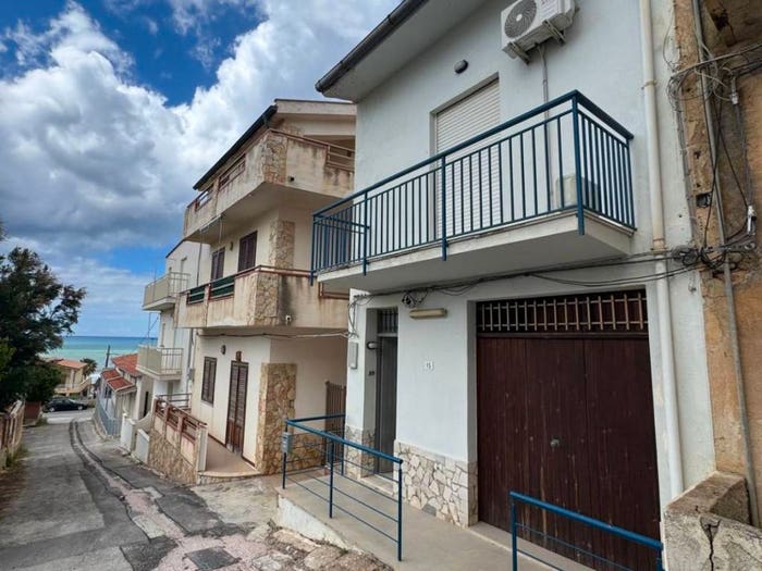 Appartamento trilocale in vendita in Via dei Narcisi, Alcamo Marina, Alcamo