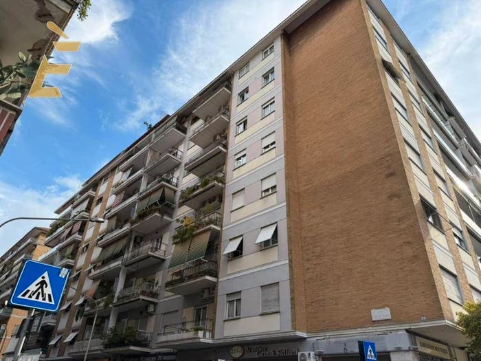 Appartamento trilocale in vendita in Via Statilio Tauro, Cinecittà, Roma