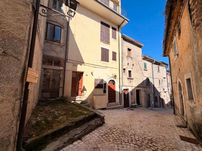 Casa con 6 locali in vendita in Via Pagliai, Centro, Ovindoli