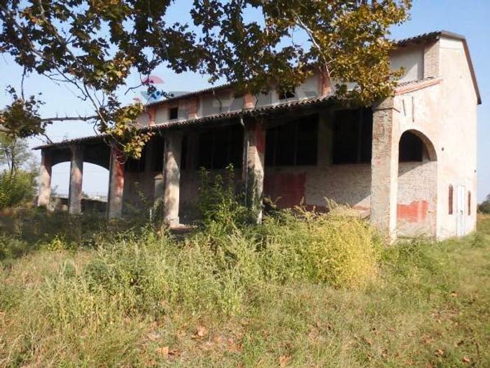 Casa con 6 locali in vendita in Baganzola, Baganzola Aeroporto, Parma