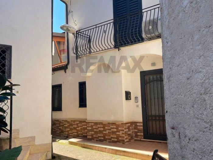 Appartamento trilocale in vendita in Via Al Convento, Casanova, Carinola