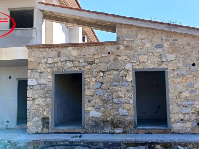 Appartamento trilocale in vendita in Via Vecchia Aretina, Laterina Pergine Valdarno