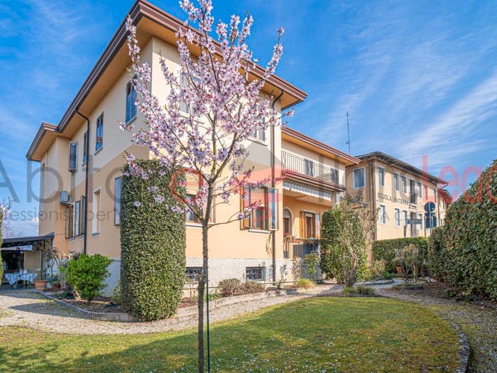 Casa con 6 locali in vendita in Piazza Roma, Centro, Brugnera