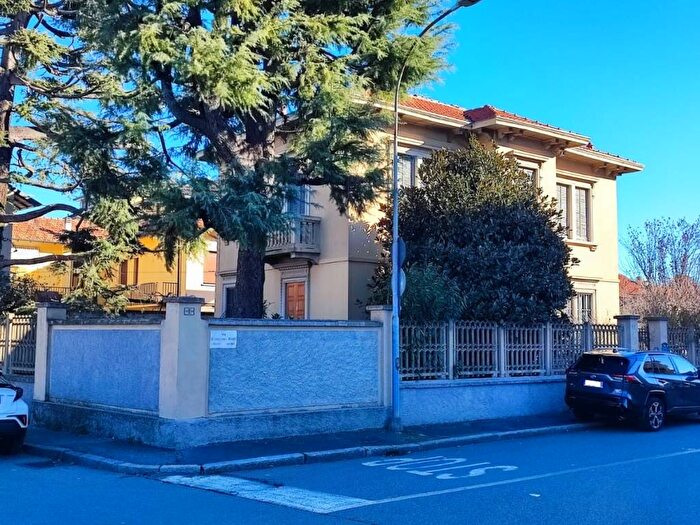 Casa con 5 locali in vendita in Via Antonio Mari, Centro, Parabiago