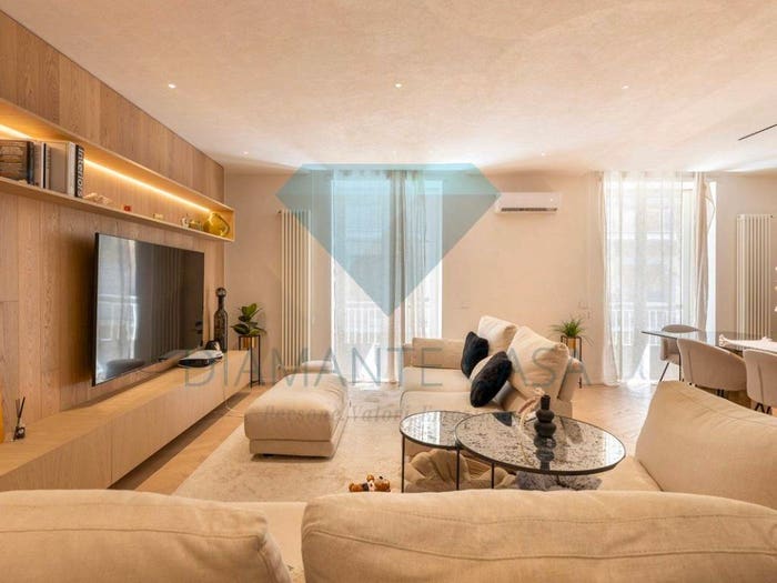 Appartamento con 5 locali in vendita in Via Malta, Province Veneto, Catania