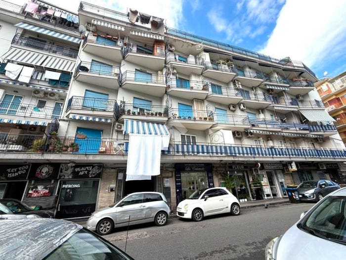 Appartamento quadrilocale in vendita in Strada Comunale del Cassano, Secondigliano, Napoli
