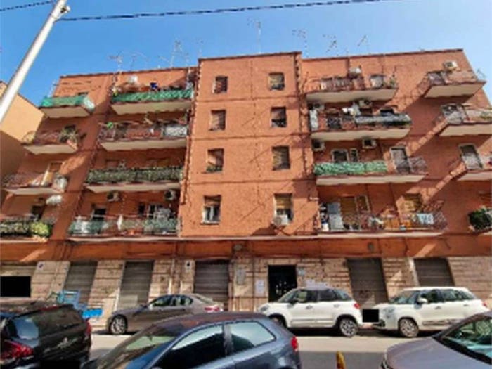 Appartamento quadrilocale in vendita in Via Giacomo Leopardi, Tamburi Lido Azzurro, Taranto