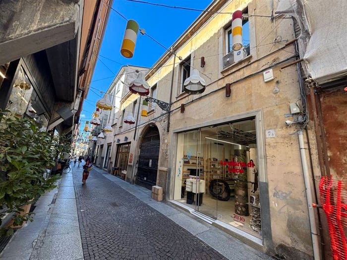 Appartamento quadrilocale in vendita in Borgo Giacomo Tommasini, Centro Storico, Parma