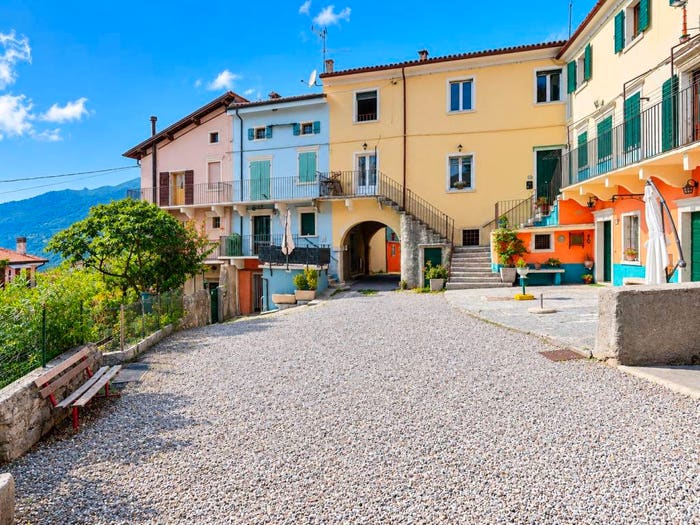 Casa con 6 locali in vendita in Via Coltri, Spiazzi, Caprino Veronese