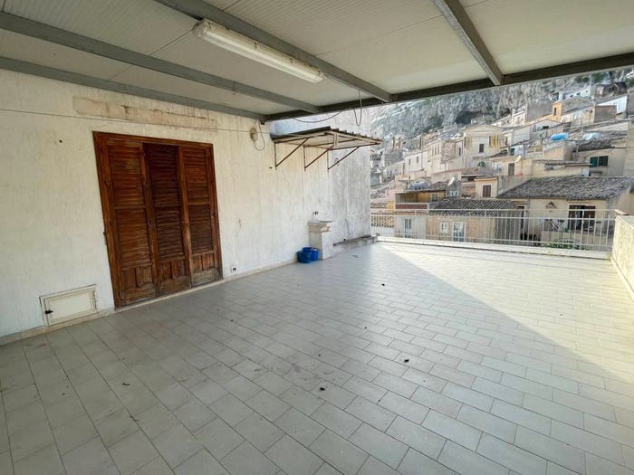 Appartamento con 5 locali in vendita in Modica Bassa, Modica