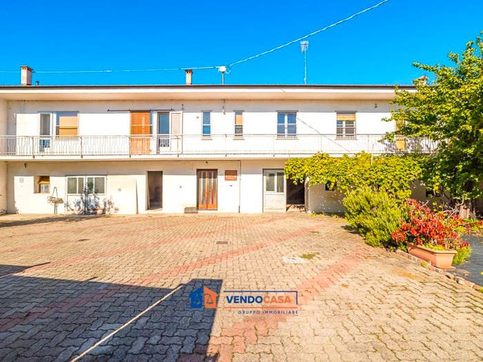 Casa quadrilocale in vendita in Via La Rotonda, Centro, Moretta