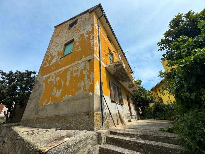 Casa trilocale in vendita in Via Santa Caterina, Centro, Frisa