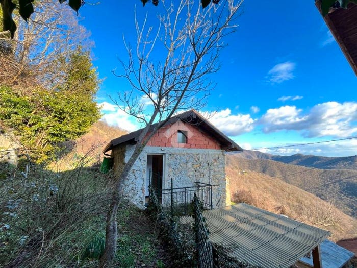 Casa bilocale in vendita in Località Porcile, Valbrevenna