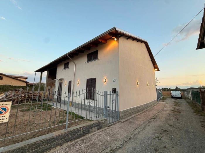 Casa con 6 locali in vendita in Strada Raggi, Mandrogne, Alessandria
