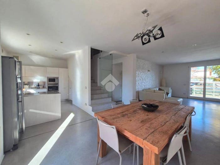 Casa con 5 locali in vendita in Via Capeleo, Centro, Stra