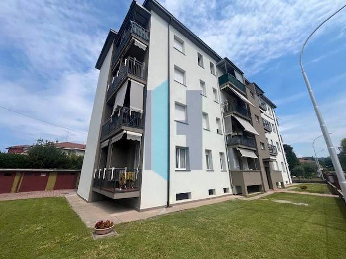 Appartamento bilocale in vendita in Via Giacomo Puccini, Curno