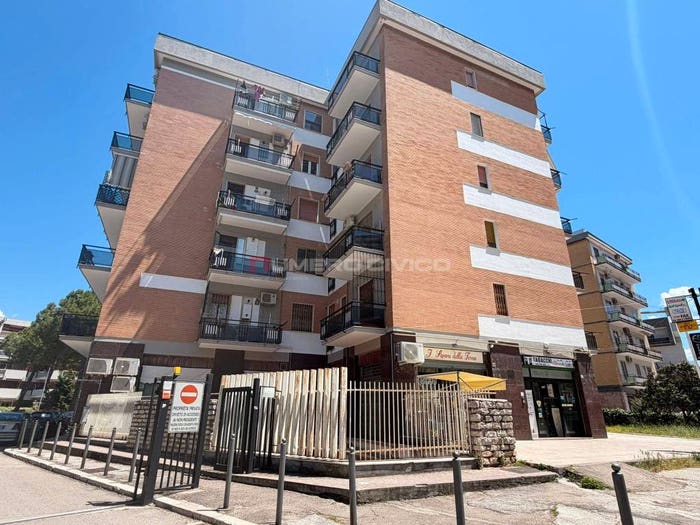 Appartamento quadrilocale in vendita in Via Giuseppe Imperiale, Vigili del Fuoco, Foggia