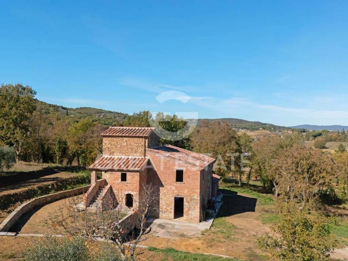 Casa con 6 locali in vendita in località Valle, Lucignano