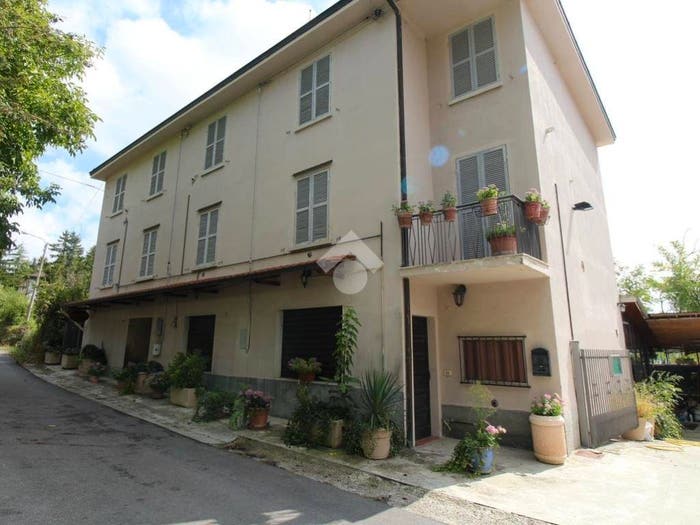 Casa con 6 locali in vendita in Str case gonizzi, Cozzano, Langhirano