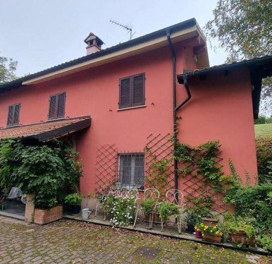 Casa con 6 locali in vendita in Frazione Monterotondo Monzella B, Gavi