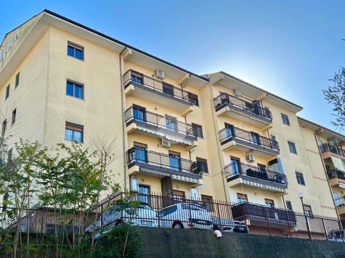 Appartamento trilocale in vendita in Via Fausto Gullo, Morelli Catena Sottana, Casali del Manco
