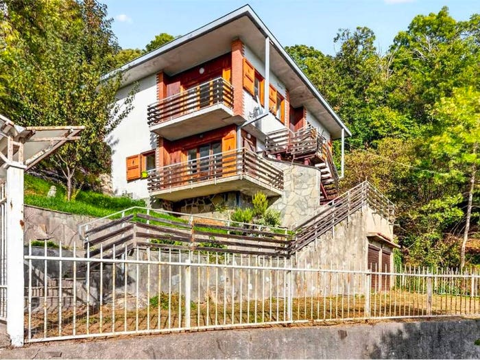 Casa con 5 locali in vendita in Piazza Franco Mariani, Erno, Veleso
