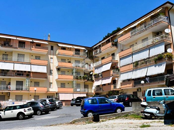 Appartamento con 5 locali in vendita in Via del Grillo, Centro, Paola