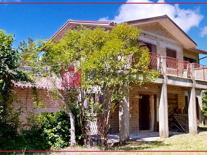Casa con 6 locali in vendita in Via Colonnetta, Torricella in Sabina
