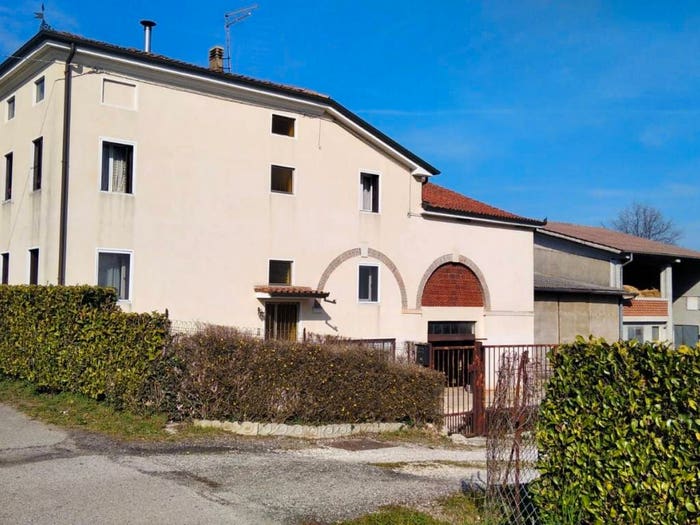 Casa con 6 locali in vendita in Via Colderuga, Longare