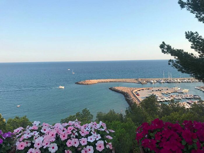 Casa con 5 locali in vendita in Strada delle Catene, Marina Di Andora, Andora