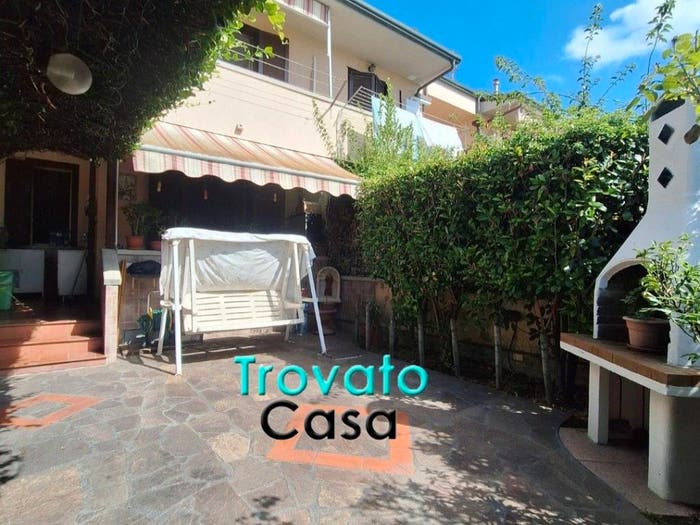 Casa con 6 locali in vendita in Via Anna Maria Enriques Agnoletti, Corea, Livorno