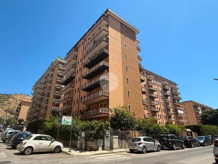 Appartamento quadrilocale in vendita in Via Giorgio D'Antiochia, Montepellegrino, Palermo