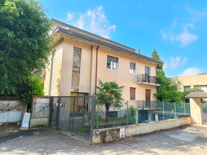 Appartamento quadrilocale in vendita in Via Cesare Battisti, Semicentro, Paderno Dugnano