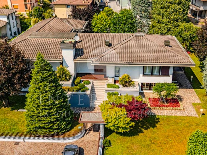Casa con 6 locali in vendita in Via Giovanni Pascoli, Centro, Concesio