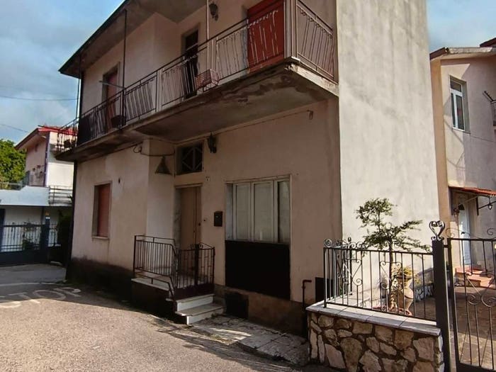 Casa con 5 locali in vendita in Via Zalorfi, Rotondi