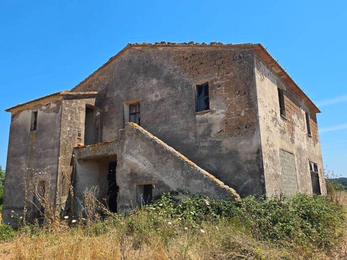 Casa con 6 locali in vendita in Strada Provinciale Lamone, Farnese