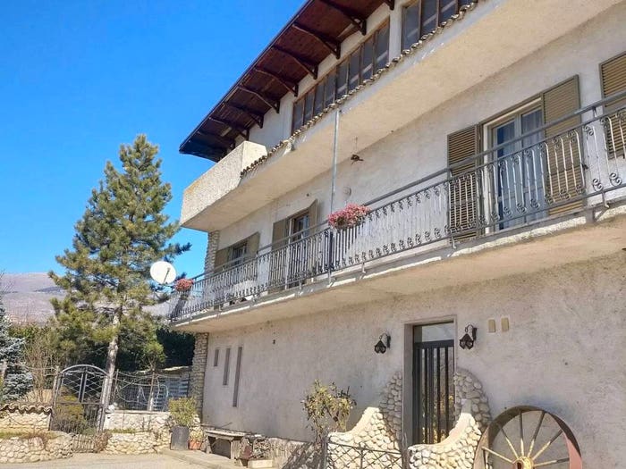 Casa con 6 locali in vendita in Via Tiburtina No Number, Cerchio