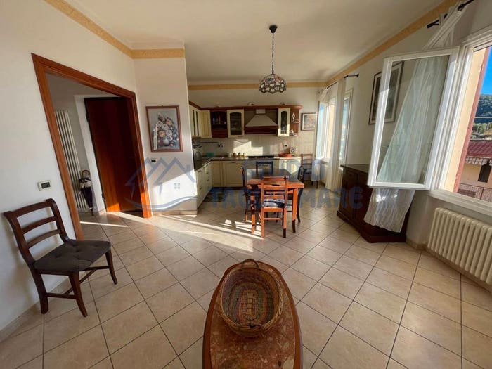 Appartamento trilocale in vendita in via mazzini, Centro, Pompeiana