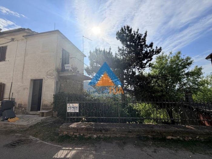 Appartamento con 6 locali in vendita in Via del Centenario, Lugnano in Teverina