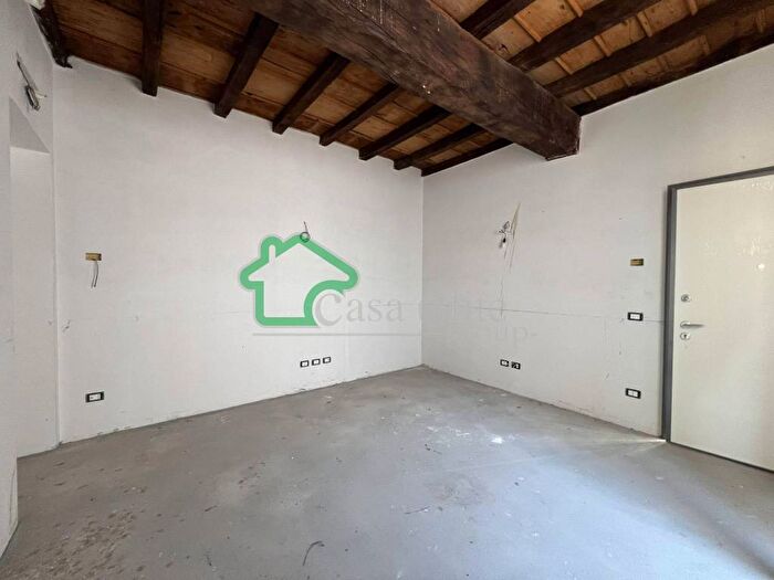 Appartamento trilocale in vendita in Via Giuseppina Strepponi, Centro Storico, Lodi